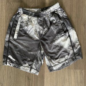 Lululemon Pace Breaker 9" Shorts (No Liner) Medium